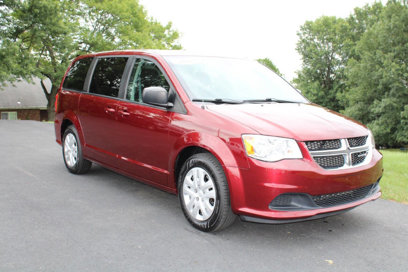Used 2018 Dodge Grand Caravan SE w/ UConnect Hands-Free Group