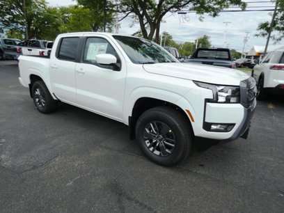 New 2025 Nissan Frontier SV w/ SV Convenience Package