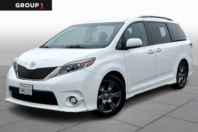 Used 2017 Toyota Sienna SE