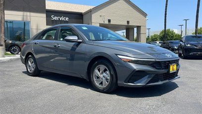 Certified 2025 Hyundai Elantra SE