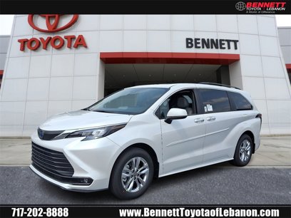New 2025 Toyota Sienna XLE