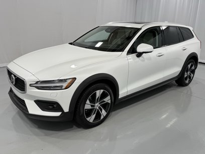 Certified 2023 Volvo V60 B5 Cross Country Plus w/ Climate Package
