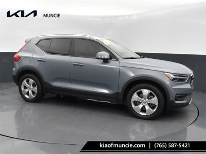 Used 2021 Volvo XC40 T5 Momentum
