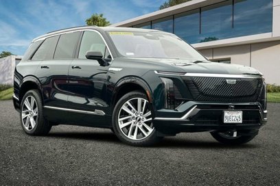New 2026 Cadillac Vistiq Luxury w/ LPO, Floor Liner Package
