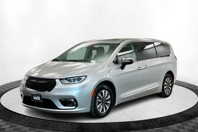 Used 2023 Chrysler Pacifica Limited