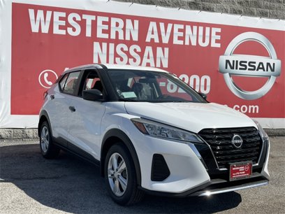 New 2025 Nissan Kicks Play S