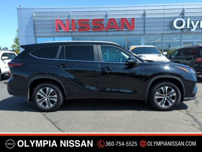Used 2024 Toyota Highlander XLE