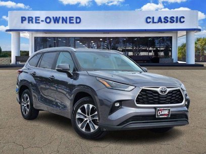 Used 2024 Toyota Highlander LE
