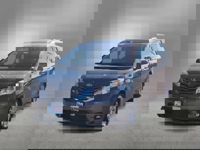 Used 2016 Toyota Sienna XLE