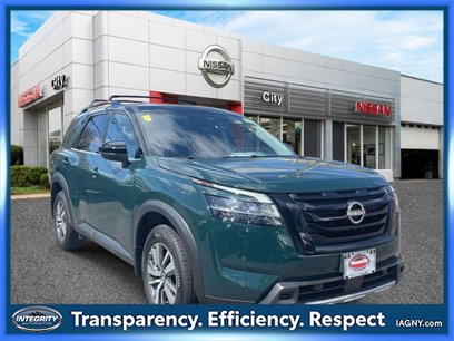Used 2023 Nissan Pathfinder SL w/ Black Appearance Package