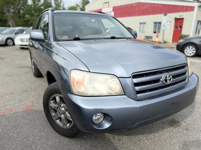 Used 2005 Toyota Highlander 4WD V6 w/ 3rd Row