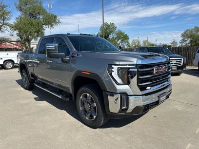New 2025 GMC Sierra 2500 SLT w/ SLT Convenience Package