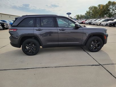 Used 2023 Jeep Grand Cherokee Altitude
