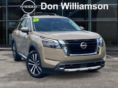 New 2025 Nissan Pathfinder Platinum w/ Cargo Package