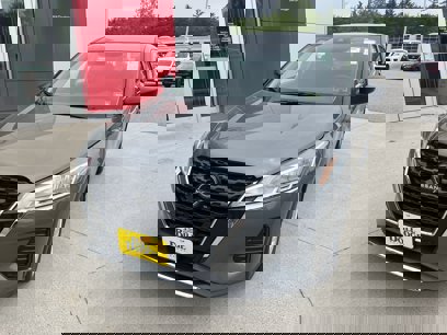 New 2025 Nissan Kicks Play S