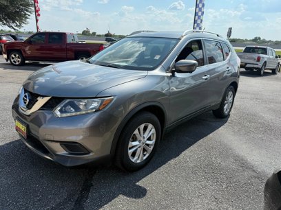Used 2016 Nissan Rogue SV w/ SV Premium Package