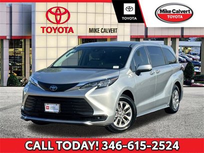 Certified 2023 Toyota Sienna LE