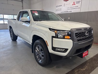 New 2025 Nissan Frontier SV w/ SV Convenience Package