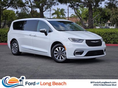 Used 2023 Chrysler Pacifica Limited