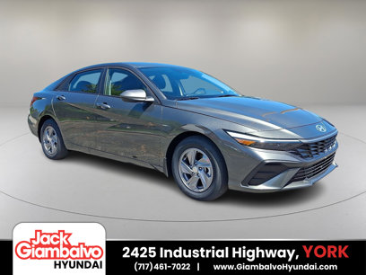 New 2025 Hyundai Elantra SE