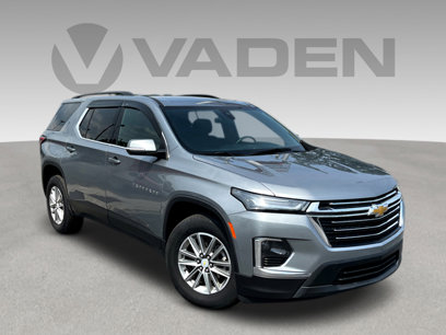 Used 2023 Chevrolet Traverse LT