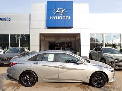 Certified 2022 Hyundai Elantra SEL w/ Convenience Package