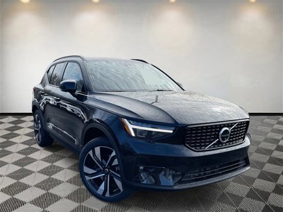 New 2025 Volvo XC40 B5 Ultra w/ Climate Package