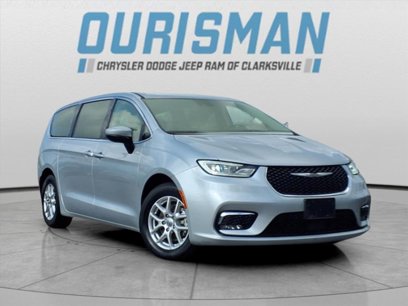 Used 2023 Chrysler Pacifica Touring-L