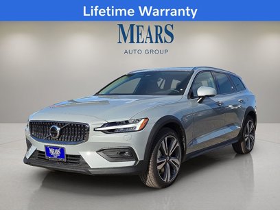 New 2026 Volvo V60 B5 Cross Country Plus w/ Protection Package Premier