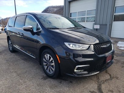 Used 2023 Chrysler Pacifica Limited