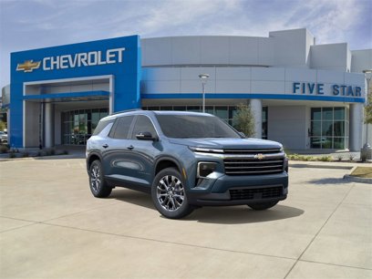 New 2025 Chevrolet Traverse LT w/ Sun and Wheel Package