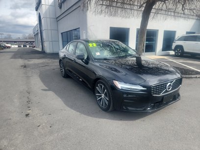 Used 2022 Volvo S60 B5 Momentum