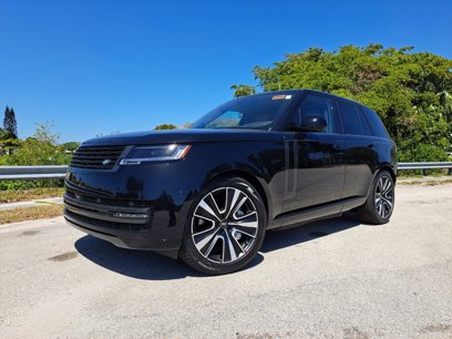 New 2025 Land Rover Range Rover SE