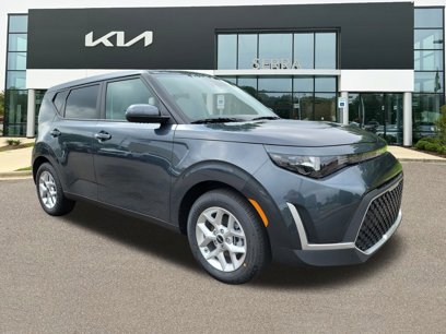 New 2025 Kia Soul LX