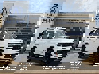Used 2023 Jeep Wagoneer Series II w/ Mopar Step-Up Package
