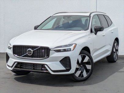 New 2025 Volvo XC60 T8 Plus