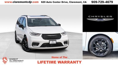 New 2025 Chrysler Pacifica Limited