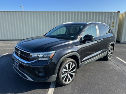 Certified 2022 Volkswagen Taos SE w/ IQ.Drive SE Package
