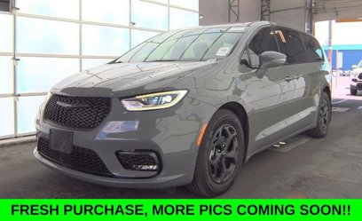 Used 2022 Chrysler Pacifica Touring-L w/ S Appearance Package