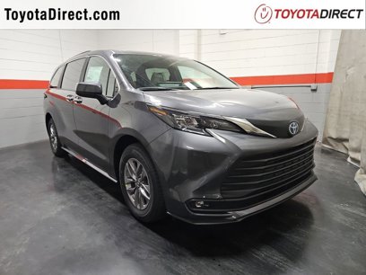 New 2025 Toyota Sienna XLE