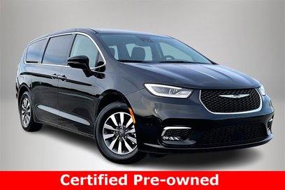 Used 2022 Chrysler Pacifica Touring-L