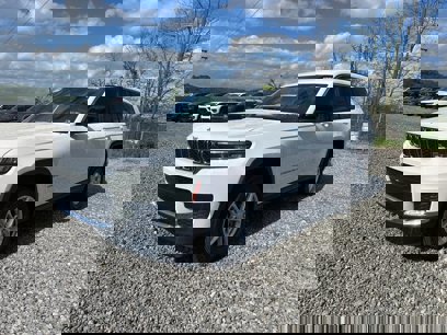 New 2025 Jeep Grand Cherokee L Laredo w/ Luxury Tech Group I