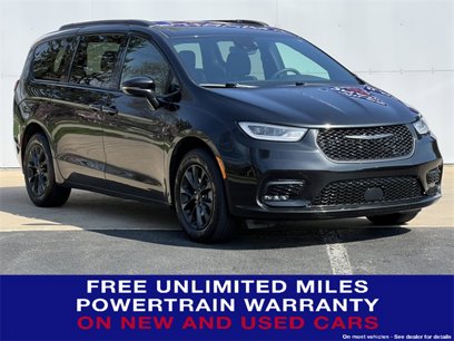 Used 2022 Chrysler Pacifica Touring