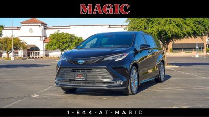 Used 2022 Toyota Sienna Platinum