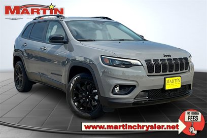 Used 2023 Jeep Cherokee Altitude Lux