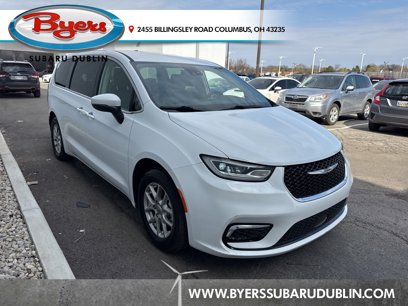 Used 2023 Chrysler Pacifica Touring-L