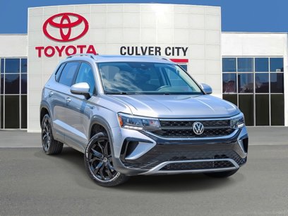 Used 2022 Volkswagen Taos SE w/ Panoramic Sunroof Package