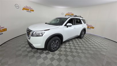 New 2025 Nissan Pathfinder SV
