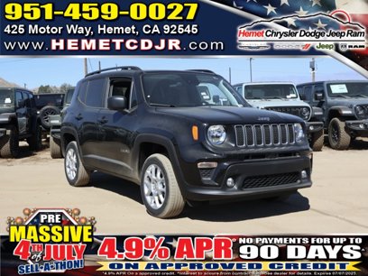 New 2023 Jeep Renegade Latitude w/ Sun & Fun Group