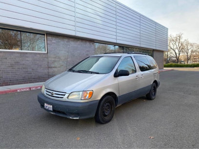 Used 2002 Toyota Sienna CE